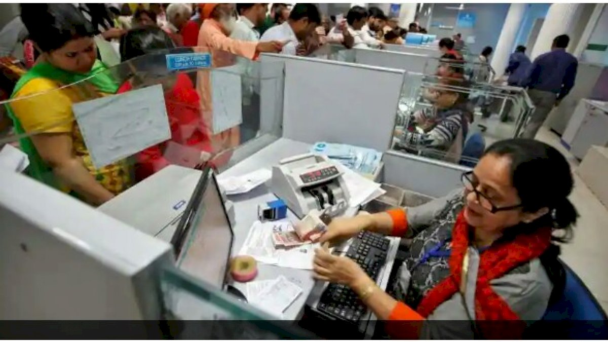 कोरोना की चपेट में बैंक कर्मचारी, अब तक एक हजार की मौत और एक लाख कोरोना संक्रमित कोरोना की चपेट में बैंक कर्मचारी, अब तक एक हजार की मौत और एक लाख कोरोना संक्रमित