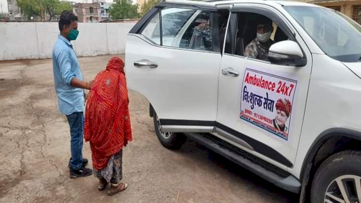क्षेत्र के लोगों ने की एम्बुलेंस की मांग तो कांग्रेस MLA ने अपनी लग्जरी एसयूवी को बना दिया एम्बुलेंस क्षेत्र के लोगों ने की एम्बुलेंस की मांग तो कांग्रेस MLA ने अपनी लग्जरी एसयूवी को बना दिया एम्बुलेंस