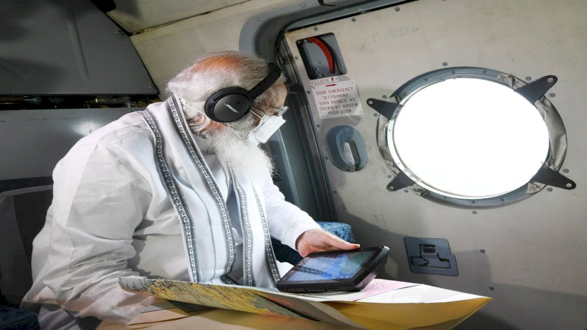 ताऊ -ते तूफान से तबाही का जायज़ा लेने गुजरात पहुँचे पीएम मोदी, एनसीपी ने कहा महाराष्ट्र भी है प्रभावित ताऊ -ते तूफान से तबाही का जायज़ा लेने गुजरात पहुँचे पीएम मोदी, एनसीपी ने कहा महाराष्ट्र भी है प्रभावित