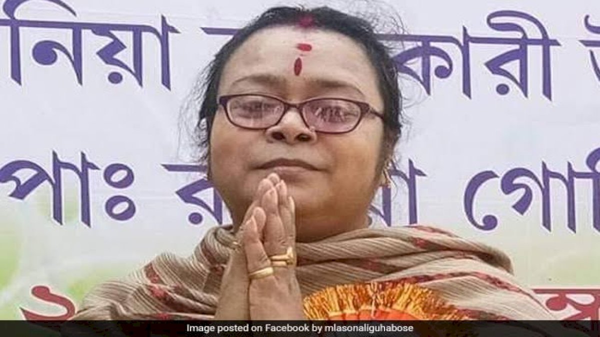 बीजेपी में शामिल होकर पछता रही हैं पूर्व विधायक सोनाली गुहा, वापसी के लिए लिखा ममता बनर्जी को पत्र बीजेपी में शामिल होकर पछता रही हैं पूर्व विधायक सोनाली गुहा, वापसी के लिए लिखा ममता बनर्जी को पत्र