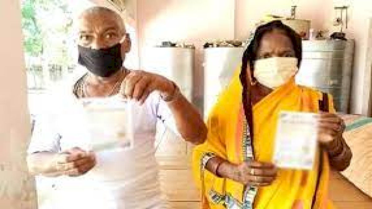 UP में कोरोना वैक्सीन का कॉकटेल, पहली डोज़ कोविशील्ड और दूसरी डोज कोवैक्सिन UP में कोरोना वैक्सीन का कॉकटेल, पहली डोज़ कोविशील्ड और दूसरी डोज कोवैक्सिन