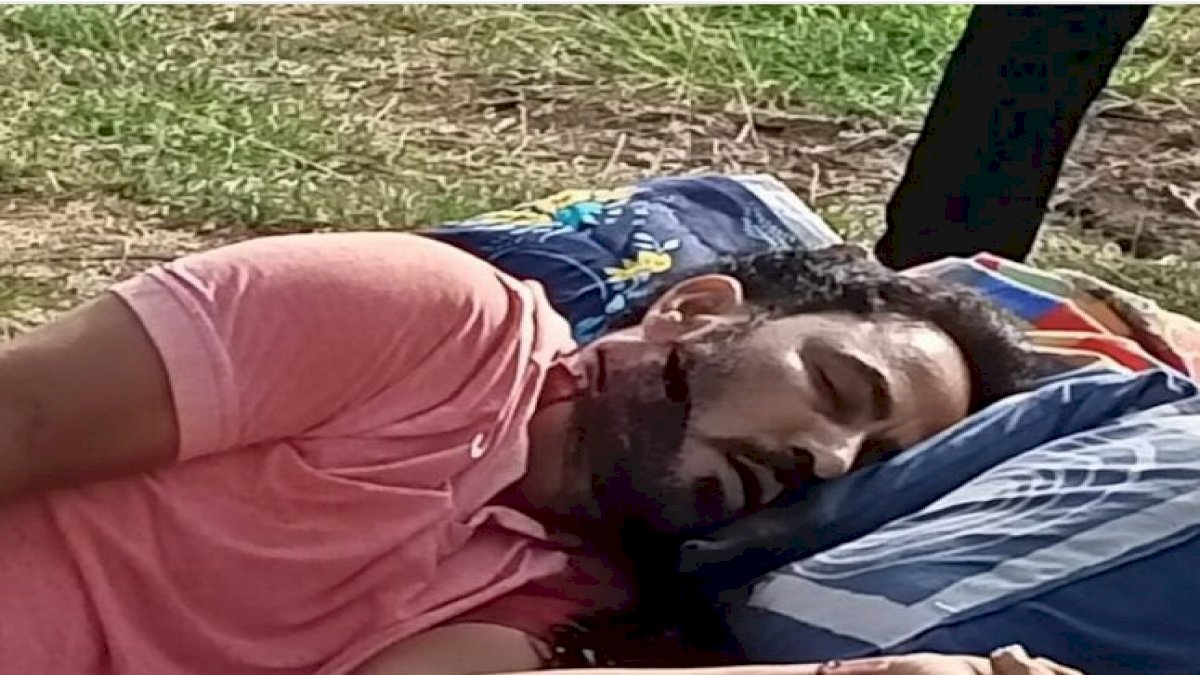 हरदा: भाजपा नेता की हत्या, सोते समय कुल्हाड़ी से किये कई वार, घटना स्थल पर मौत हरदा: भाजपा नेता की हत्या, सोते समय कुल्हाड़ी से किये कई वार, घटना स्थल पर मौत