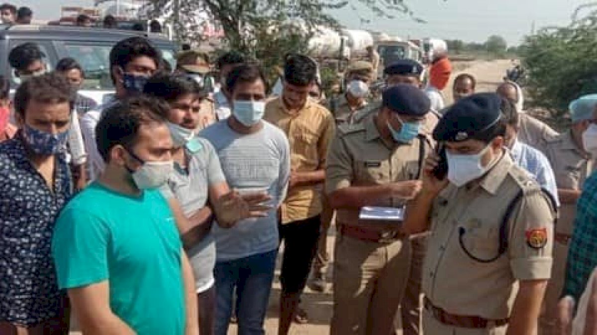 उत्तरप्रदेश में जहरीली शराब पीने से 12 लोगों की मौत, 15 गंभीर रूप से घायल उत्तरप्रदेश में जहरीली शराब पीने से 12 लोगों की मौत, 15 गंभीर रूप से घायल