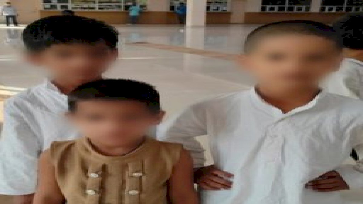 बाबा रामदेव के पतंजलि गुरुकुल से मुक्त कराए गए 4 बच्चे, सिक्योरिटी मनी के नाम पर बनाया था बंधक बाबा रामदेव के पतंजलि गुरुकुल से मुक्त कराए गए 4 बच्चे, सिक्योरिटी मनी के नाम पर बनाया था बंधक