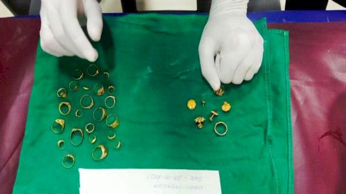 चोर का नया कारनामा, पुलिस से बचने के लिए खा गया 35 ग्राम सोने के गहने चोर का नया कारनामा, पुलिस से बचने के लिए खा गया 35 ग्राम सोने के गहने