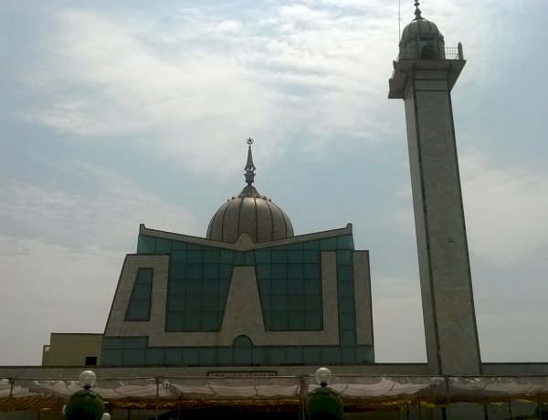 Photo courtesy: Wikipedia Photo courtesy: Wikipedia