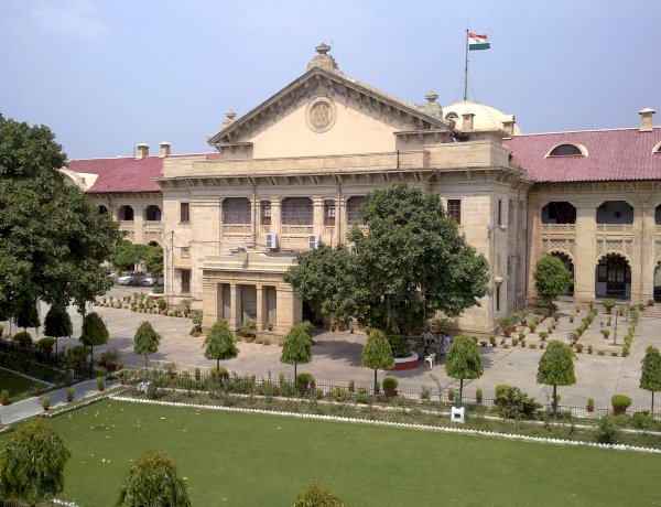 Photo courtesy: Wikipedia Photo courtesy: Wikipedia