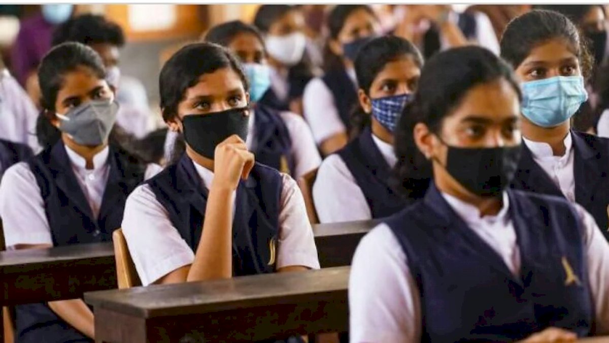 मध्य प्रदेश में 12वीं बोर्ड की परीक्षा रद्द, सीएम ने कहा बच्चों को परीक्षा के मानसिक बोझ से मुक्ति मध्य प्रदेश में 12वीं बोर्ड की परीक्षा रद्द, सीएम ने कहा बच्चों को परीक्षा के मानसिक बोझ से मुक्ति