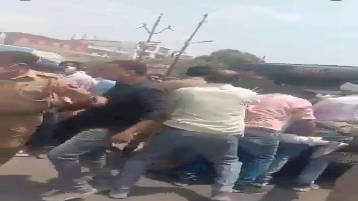 अपराधी को पुलिस की गिरफ्त से भगाने वाले बीजेपी नेता के खिलाफ मुकदमा दर्ज, अपराधी और बीजेपी नेता की तलाश में जुटी पुलिस अपराधी को पुलिस की गिरफ्त से भगाने वाले बीजेपी नेता के खिलाफ मुकदमा दर्ज, अपराधी और बीजेपी नेता की तलाश में जुटी पुलिस