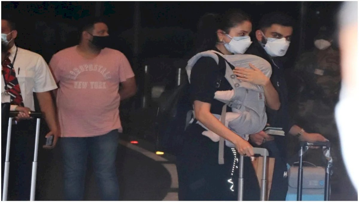 बेबी वामिका के साथ एयरपोर्ट पर स्पॉट हुए अनुष्का शर्मा और विराट कोहली बेबी वामिका के साथ एयरपोर्ट पर स्पॉट हुए अनुष्का शर्मा और विराट कोहली