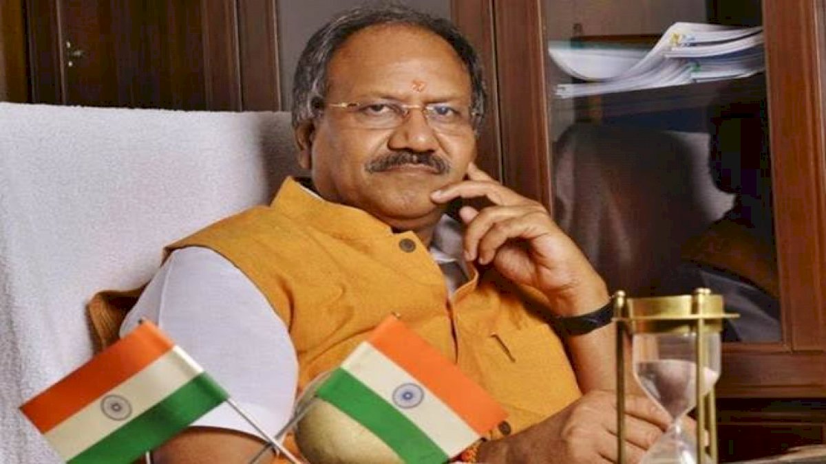 केवल कांग्रेस को वोट देने वाले खाना पीना छोड़ दें तो महंगाई कम हो जाएगी, बीजेपी नेता बृजमोहन अग्रवाल का विवादित बयान केवल कांग्रेस को वोट देने वाले खाना पीना छोड़ दें तो महंगाई कम हो जाएगी, बीजेपी नेता बृजमोहन अग्रवाल का विवादित बयान