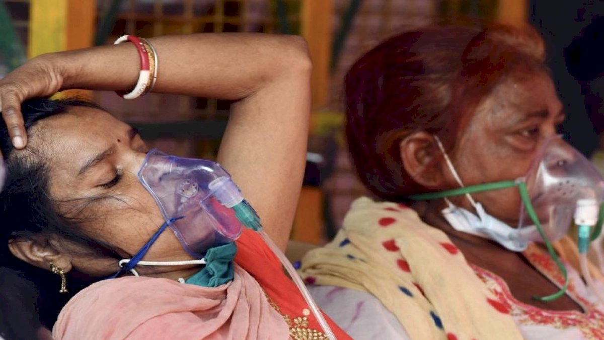 दो महीने बाद भारत में दर्ज किए गए कोरोना के सबसे कम मामले, मौतों में भी आई कमी दो महीने बाद भारत में दर्ज किए गए कोरोना के सबसे कम मामले, मौतों में भी आई कमी