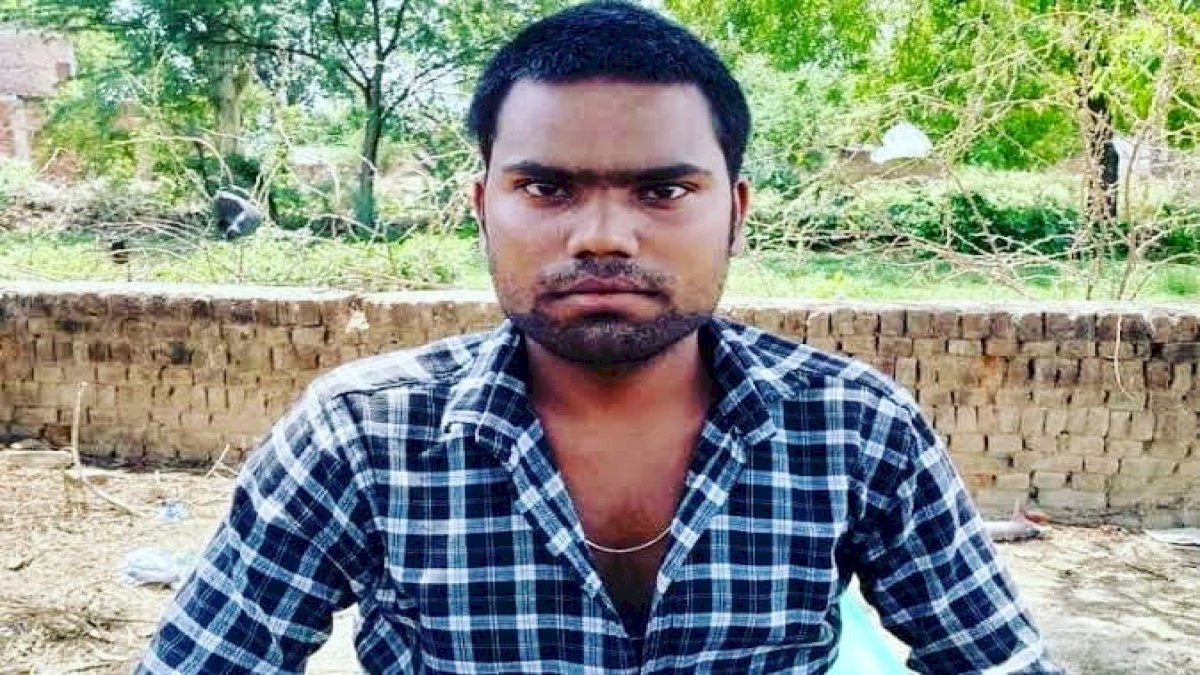 घोड़ी चढ़ेगा अलखराम: गांव में कभी घोड़ी पर नहीं निकली दलित की बारात, सोशल मीडिया से पूरा होगा सपना घोड़ी चढ़ेगा अलखराम: गांव में कभी घोड़ी पर नहीं निकली दलित की बारात, सोशल मीडिया से पूरा होगा सपना