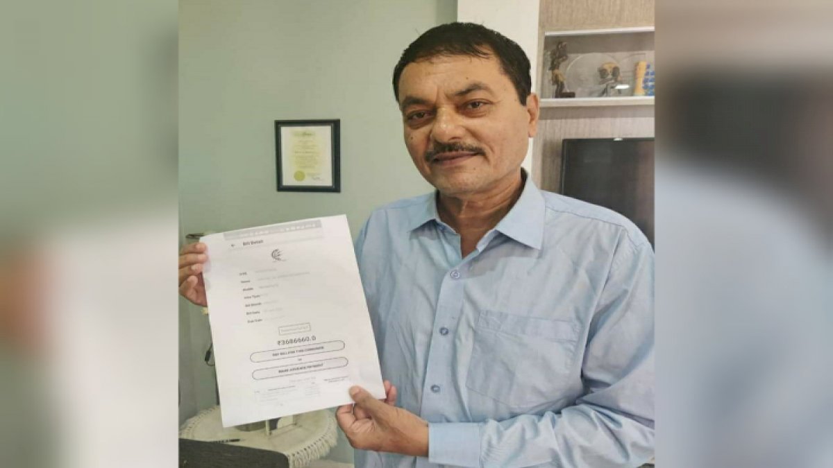 मशहूर शायर मंजर भोपाली के घर आया 36 लाख का बिजली बिल, बोले- शायर के साथ ऐसा मजाक ठीक नहीं मशहूर शायर मंजर भोपाली के घर आया 36 लाख का बिजली बिल, बोले- शायर के साथ ऐसा मजाक ठीक नहीं