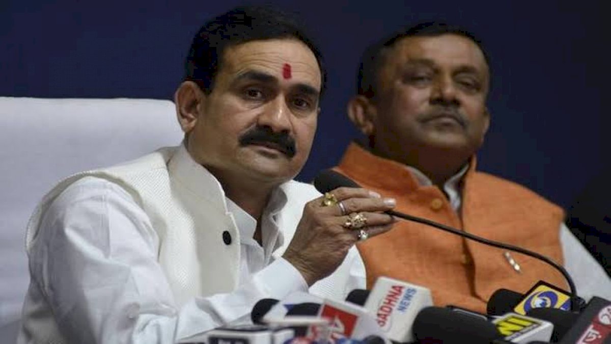 कैबिनेट बैठक में सिंचाई परियोजनाओं को बजट से ज़्यादा छूट देने पर भड़के नरोत्तम मिश्रा, बीच बैठक से उठकर चले गए गृह मंत्री कैबिनेट बैठक में सिंचाई परियोजनाओं को बजट से ज़्यादा छूट देने पर भड़के नरोत्तम मिश्रा, बीच बैठक से उठकर चले गए गृह मंत्री