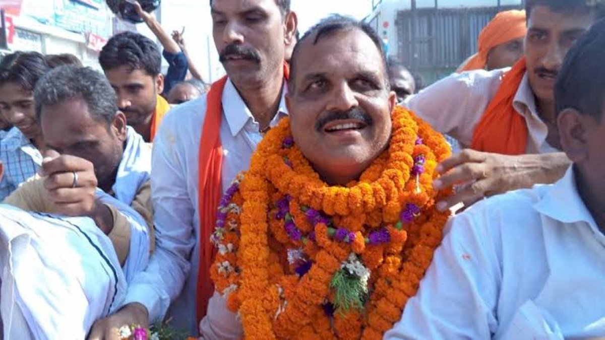 बीजेपी विधायक का विवादित बयान, मदरसों में होती है आतंकवाद की पढ़ाई, दूसरे धर्म के लोगों को काटने की दी जाती है ट्रेनिंग बीजेपी विधायक का विवादित बयान, मदरसों में होती है आतंकवाद की पढ़ाई, दूसरे धर्म के लोगों को काटने की दी जाती है ट्रेनिंग