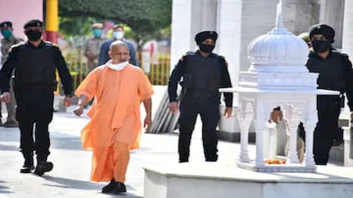 दिल्ली पहुंचे सीएम योगी आदित्यनाथ, मोदी-शाह से करेंगे मुलाकात, यूपी में सियासी हलचलें तेज दिल्ली पहुंचे सीएम योगी आदित्यनाथ, मोदी-शाह से करेंगे मुलाकात, यूपी में सियासी हलचलें तेज