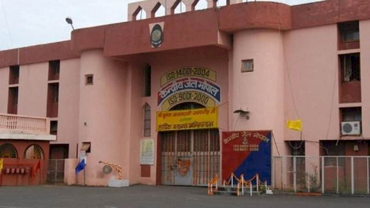 मध्यप्रदेश की सभी जेलों में 15 जुलाई तक शत प्रतिशत कोरोना टीकाकरण का आदेश मध्यप्रदेश की सभी जेलों में 15 जुलाई तक शत प्रतिशत कोरोना टीकाकरण का आदेश