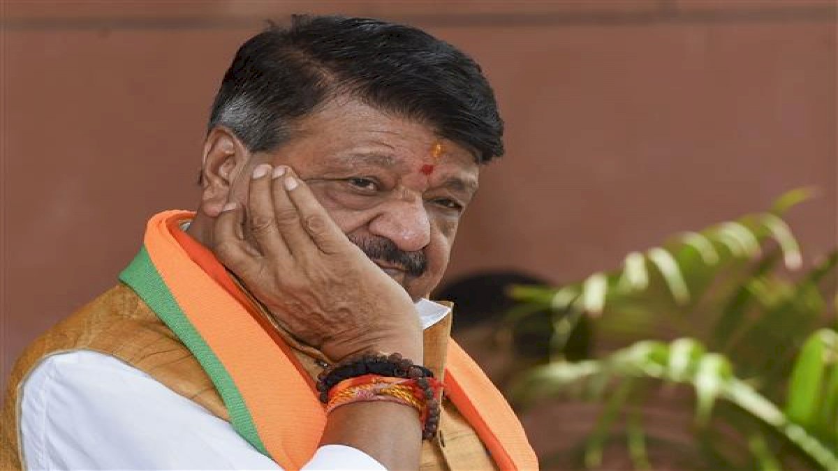 बंगाल में बीजेपी को झटके के बाद बदल सकते हैं इंचार्ज, कैलाश विजयवर्गीय की जगह लेने के लिए तीन नाम चर्चा में बंगाल में बीजेपी को झटके के बाद बदल सकते हैं इंचार्ज, कैलाश विजयवर्गीय की जगह लेने के लिए तीन नाम चर्चा में