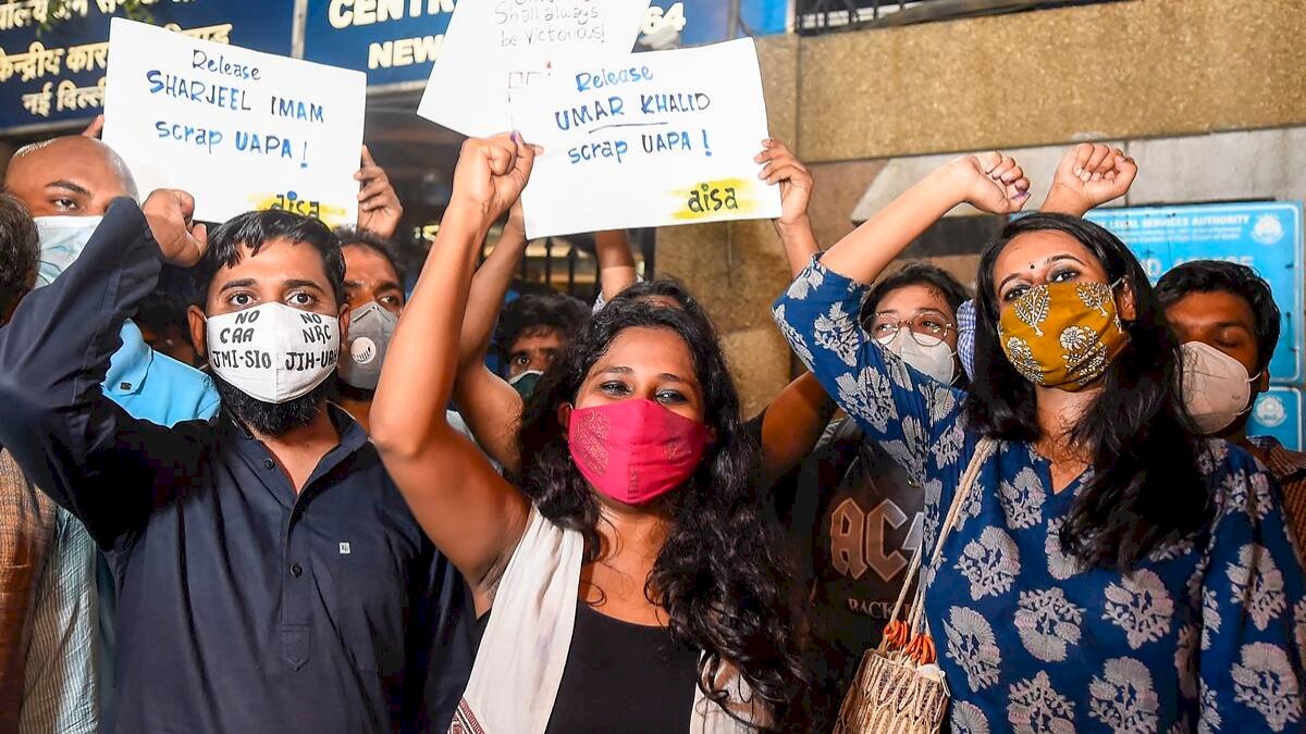 पूरे देश पर पड़ेगा असर, नताशा, देवांगना व आसिफ की जमानत पर SC का दखल से इनकार पूरे देश पर पड़ेगा असर, नताशा, देवांगना व आसिफ की जमानत पर SC का दखल से इनकार