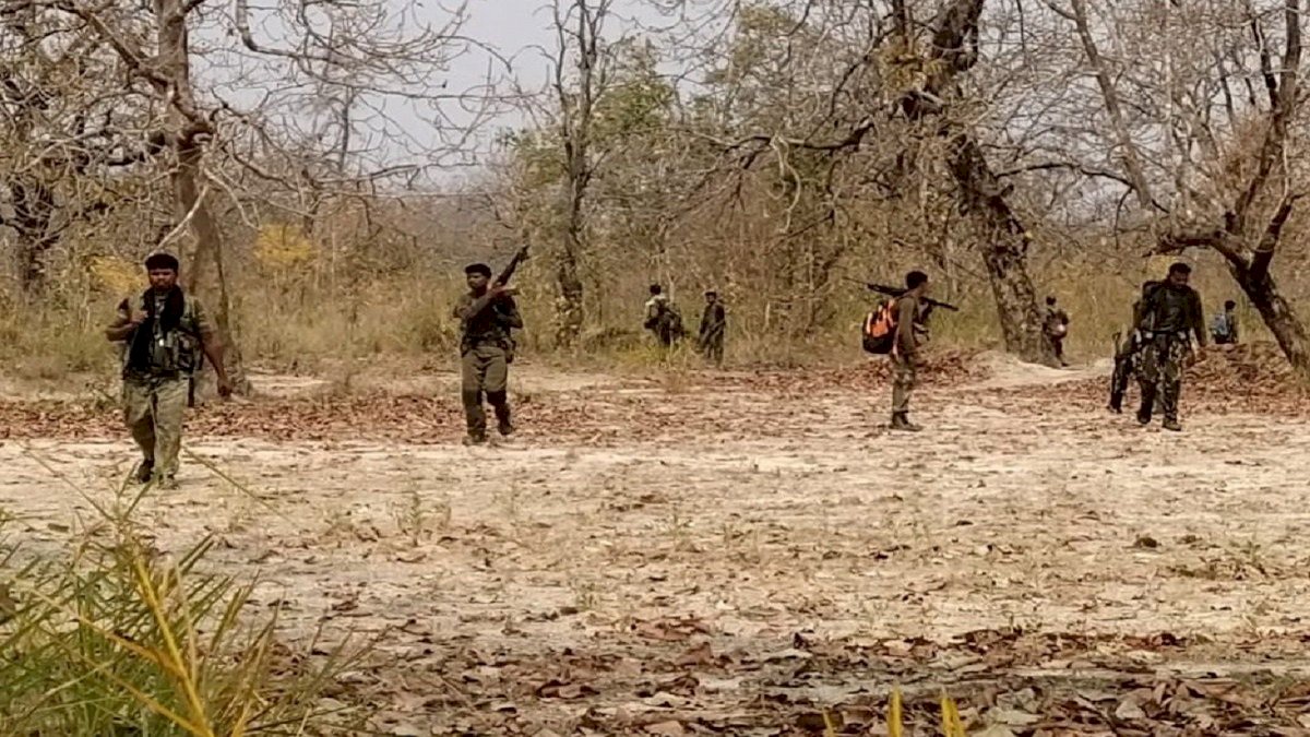 बस्तर में पुलिस नक्सली मुठभेड़, एक महिला नक्सली ढेर, बस्तर IG ने की पुष्टि बस्तर में पुलिस नक्सली मुठभेड़, एक महिला नक्सली ढेर, बस्तर IG ने की पुष्टि