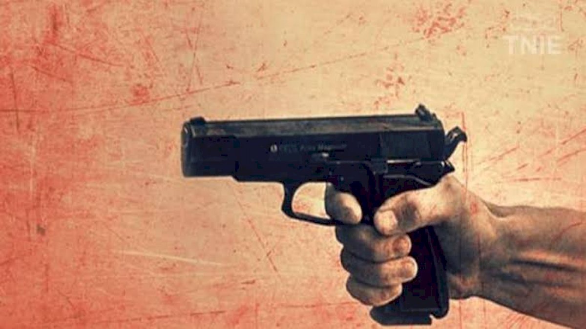 प्रेमिका की सगाई कहीं और ठीक होने पर युवक ने मारी प्रेमिका को गोली, खुद भी कर ली आत्महत्या प्रेमिका की सगाई कहीं और ठीक होने पर युवक ने मारी प्रेमिका को गोली, खुद भी कर ली आत्महत्या