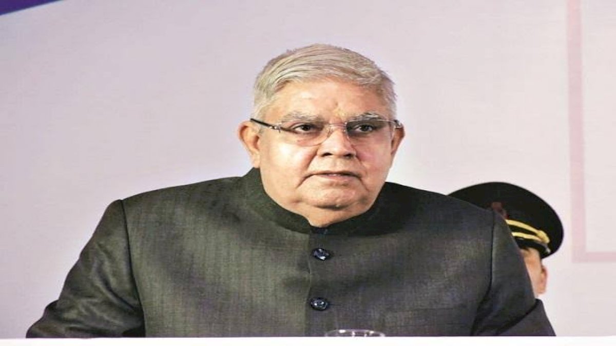 टीएमसी नेता ने राज्यपाल जगदीप धनखड़ को बताया भगवा खेमे का भोंपू, अमित शाह से मुलाकात पर सवाल टीएमसी नेता ने राज्यपाल जगदीप धनखड़ को बताया भगवा खेमे का भोंपू, अमित शाह से मुलाकात पर सवाल