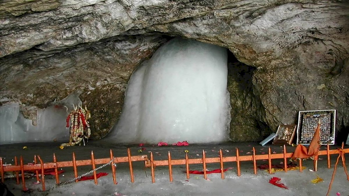 अमरनाथ यात्रा 2021 हुई रद्द, कोरोना की तीसरी लहर की आशंका के चलते लिया गया फैसला अमरनाथ यात्रा 2021 हुई रद्द, कोरोना की तीसरी लहर की आशंका के चलते लिया गया फैसला