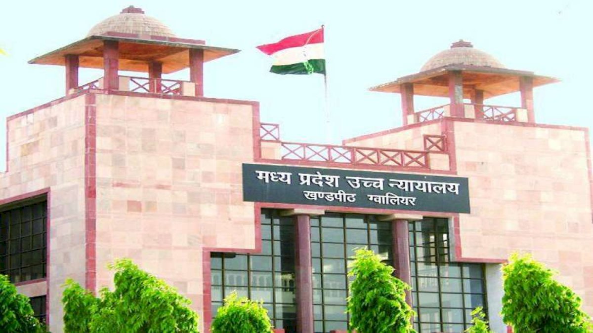हाईकोर्ट ने कहा- भरोसे के लायक नहीं है एमपी पुलिस, गैंगरेप केस सीबीआई को ट्रांसफर करने का आदेश हाईकोर्ट ने कहा- भरोसे के लायक नहीं है एमपी पुलिस, गैंगरेप केस सीबीआई को ट्रांसफर करने का आदेश