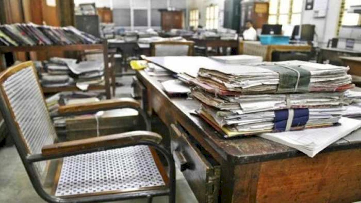 मंडला ज़िले के एसडीएम का फरमान, वैक्सीन नहीं लगाने वाले का तहसील में प्रवेश निषेध मंडला ज़िले के एसडीएम का फरमान, वैक्सीन नहीं लगाने वाले का तहसील में प्रवेश निषेध