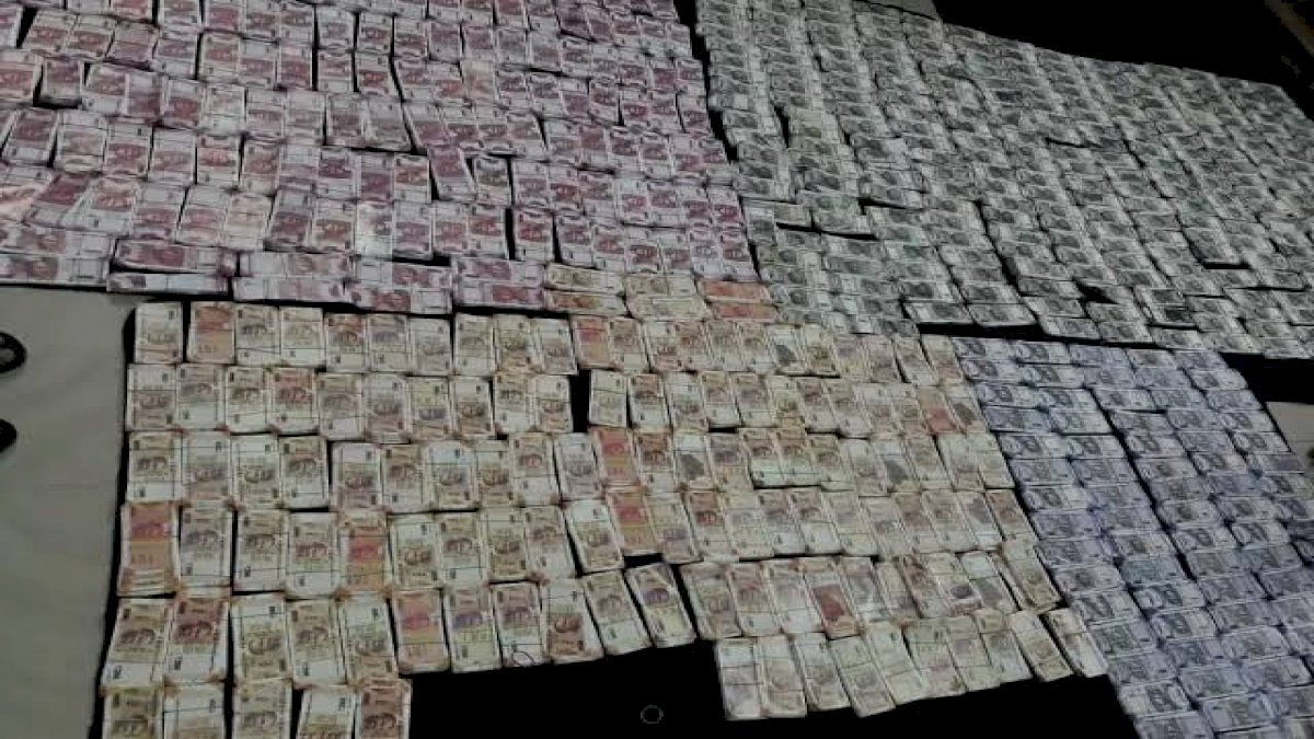 बालाघाट में पांच करोड़ के नकली नोटों के साथ पकड़ाए आरोपी, मार्केट में नकली नोटों की सप्लाई की थी तैयारी बालाघाट में पांच करोड़ के नकली नोटों के साथ पकड़ाए आरोपी, मार्केट में नकली नोटों की सप्लाई की थी तैयारी