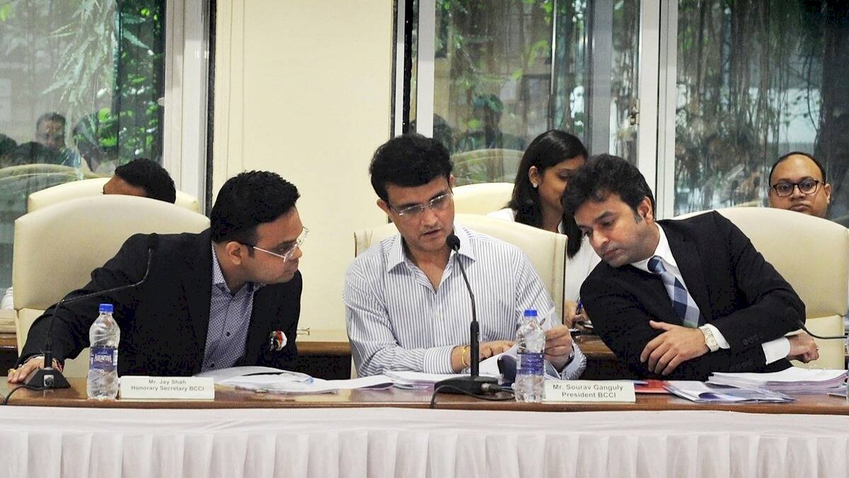 यूएई में खेला जाएगा टी ट्वेंटी वर्ल्ड कप, आईसीसी को आज अपने फैसले की जानकारी देगा बोर्ड यूएई में खेला जाएगा टी ट्वेंटी वर्ल्ड कप, आईसीसी को आज अपने फैसले की जानकारी देगा बोर्ड