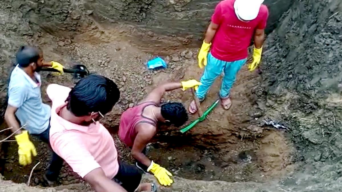 पहले प्यार फिर शादी से इनकार, प्रेमी ने प्रेमिका समेत 5 लोगों की हत्या कर दफनाया पहले प्यार फिर शादी से इनकार, प्रेमी ने प्रेमिका समेत 5 लोगों की हत्या कर दफनाया