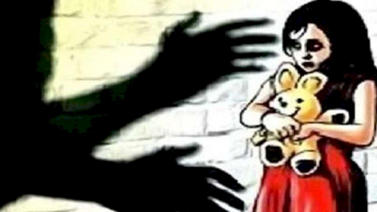 भोपाल में 12 साल की मासूम बच्ची से छेड़खानी भोपाल में 12 साल की मासूम बच्ची से छेड़खानी