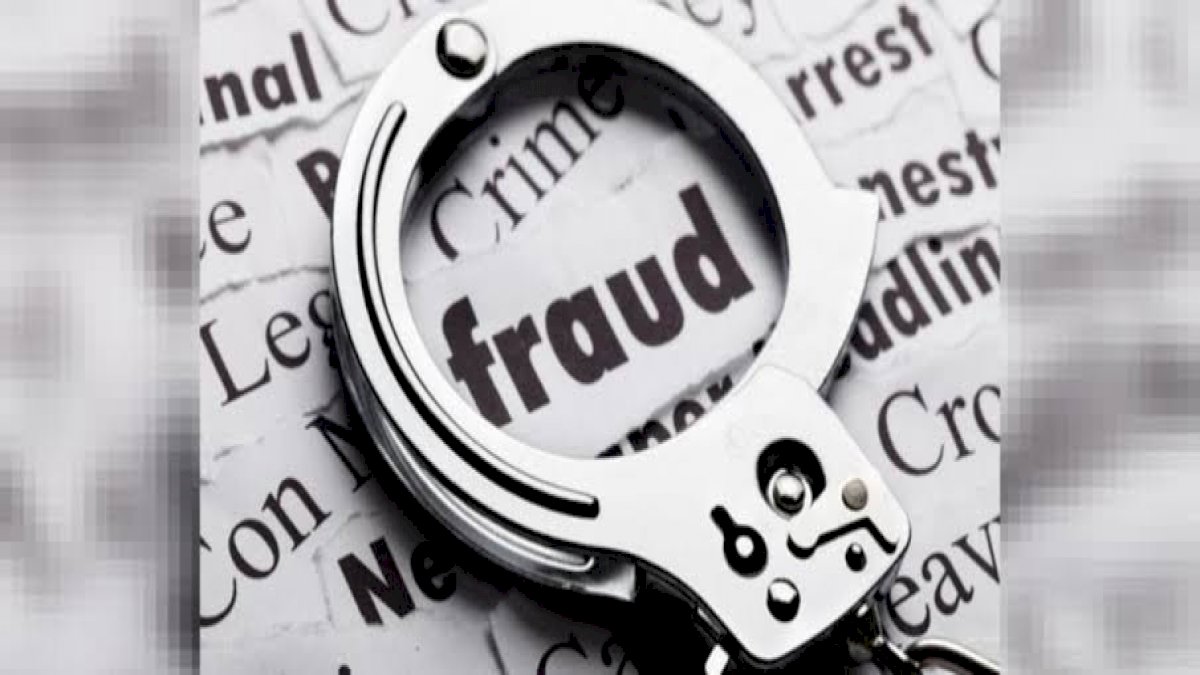 आरबीआई का अधिकारी बन व्यापारियों से की करोड़ों की ठगी, आरोपी को इंदौर पुलिस ने मुंबई से किया गिरफ्तार आरबीआई का अधिकारी बन व्यापारियों से की करोड़ों की ठगी, आरोपी को इंदौर पुलिस ने मुंबई से किया गिरफ्तार
