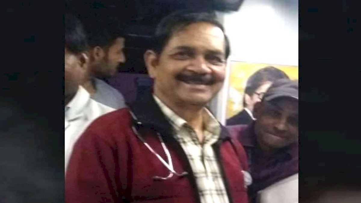 जेपी अस्पताल के डॉक्टर हजारी लाल भूरिया ने फांसी लगाकर आत्महत्या की जेपी अस्पताल के डॉक्टर हजारी लाल भूरिया ने फांसी लगाकर आत्महत्या की