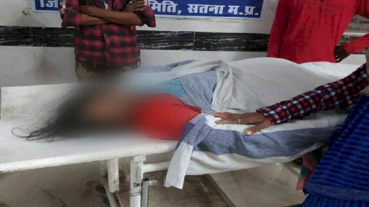सतना में जादू टोना के शक में महिला की हत्या, खूनी संघर्ष में चली गई महिला की जान सतना में जादू टोना के शक में महिला की हत्या, खूनी संघर्ष में चली गई महिला की जान