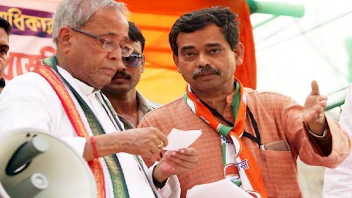 अभिजीत मुखर्जी TMC में शामिल, कहा, किसी सैनिक की तरह पार्टी में आया हूँ अभिजीत मुखर्जी TMC में शामिल, कहा, किसी सैनिक की तरह पार्टी में आया हूँ