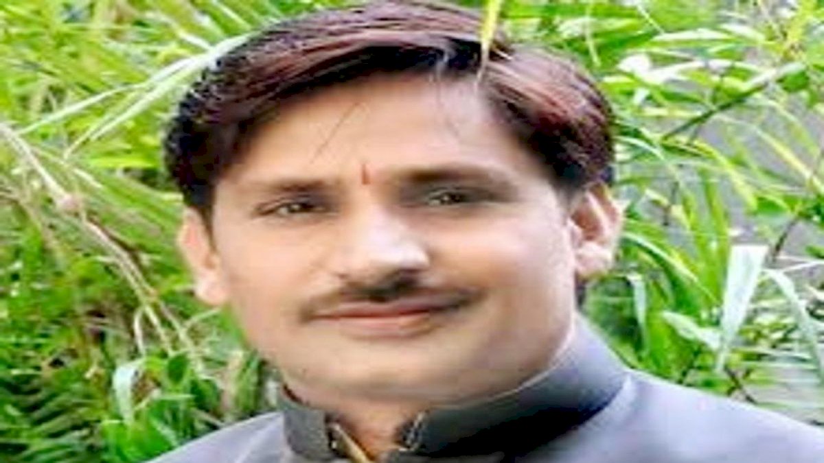 बीजेपी राज्यसभा सांसद सुमेर सिंह सोलंकी ने अपनी ही सरकार की कार्यप्रणाली पर उठाए सवाल, शिक्षक भर्ती में रोस्टर सिस्टम को कहा विसंगतिपूर्ण बीजेपी राज्यसभा सांसद सुमेर सिंह सोलंकी ने अपनी ही सरकार की कार्यप्रणाली पर उठाए सवाल, शिक्षक भर्ती में रोस्टर सिस्टम को कहा विसंगतिपूर्ण