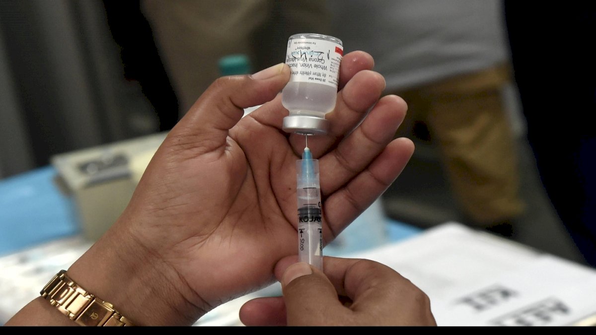 इंदौर में 100 फीसदी लोगों का हुआ वैक्सीनेशन, 28 लाख से ज्यादा लोगों ने ली वैक्सीन की पहली डोज इंदौर में 100 फीसदी लोगों का हुआ वैक्सीनेशन, 28 लाख से ज्यादा लोगों ने ली वैक्सीन की पहली डोज