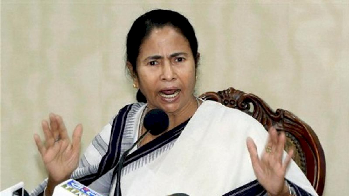 नंदीग्राम केस की सुनवाई करने वाले जज ने खुद को किया मामले से अलग, ममता बनर्जी पर 5 लाख का जुर्माना नंदीग्राम केस की सुनवाई करने वाले जज ने खुद को किया मामले से अलग, ममता बनर्जी पर 5 लाख का जुर्माना