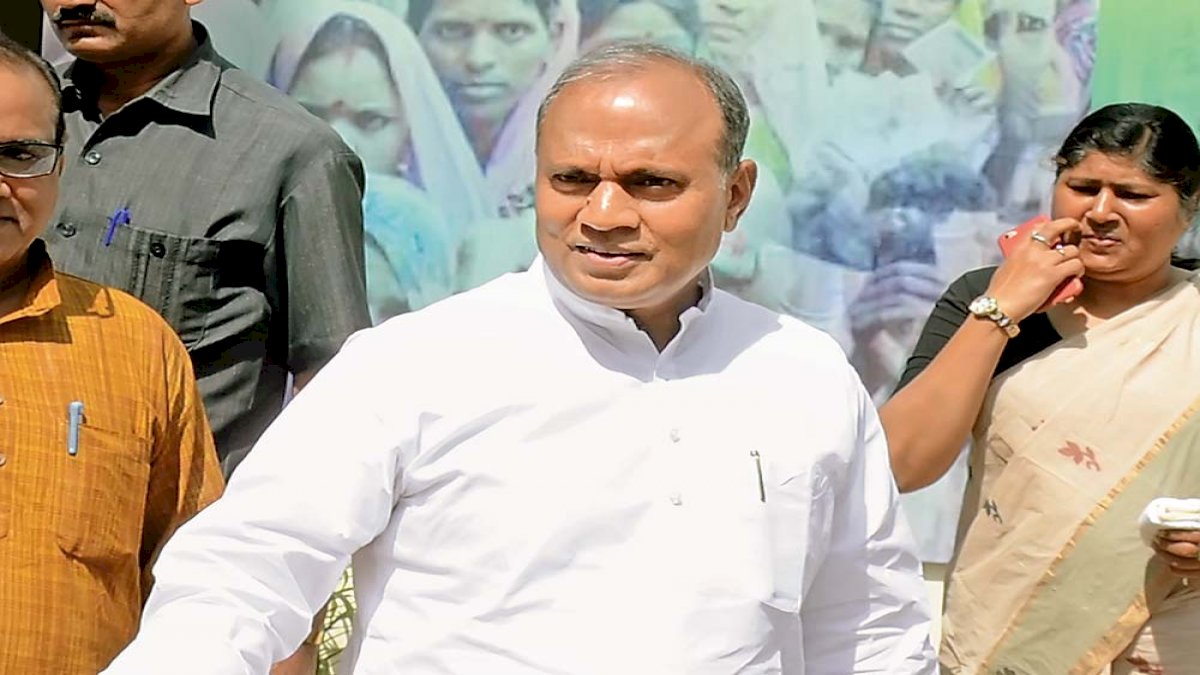 JDU के राष्ट्रीय अध्यक्ष आरसीपी सिंह को मोदी कैबिनेट में मिली जगह, जानें कैसा रहा है सियासी सफर JDU के राष्ट्रीय अध्यक्ष आरसीपी सिंह को मोदी कैबिनेट में मिली जगह, जानें कैसा रहा है सियासी सफर