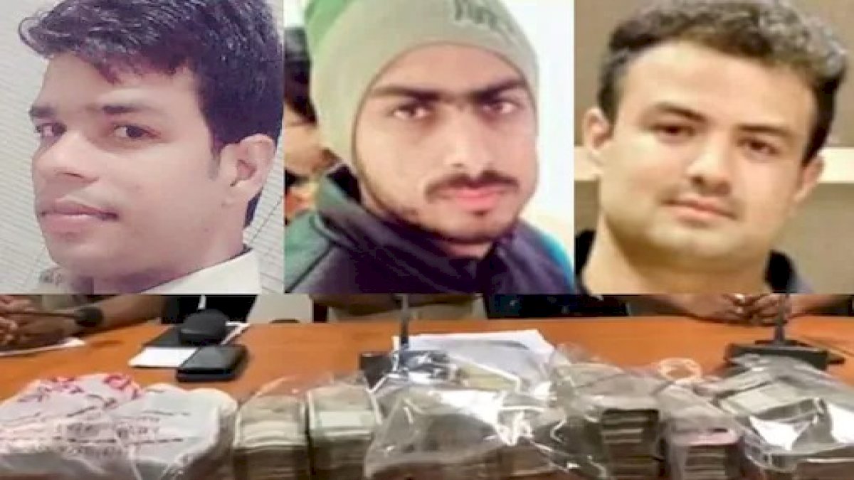 सराफा व्यापारी से 60 लाख रुपए लूट के आरोपी 3 पुलिसकर्मियों पर गिरी गाज, SP ने किया निलंबित सराफा व्यापारी से 60 लाख रुपए लूट के आरोपी 3 पुलिसकर्मियों पर गिरी गाज, SP ने किया निलंबित