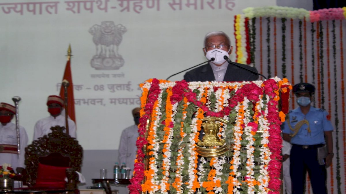 मध्य प्रदेश के नए राज्यपाल मंगूभाई छगनभाई पटेल ने ली शपथ मध्य प्रदेश के नए राज्यपाल मंगूभाई छगनभाई पटेल ने ली शपथ