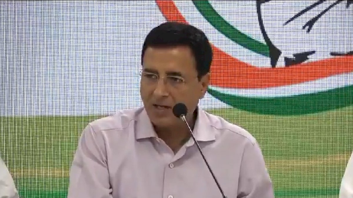 महंगाई और मोदी दोनों देश को मार रहे हैं, बढ़ती महंगाई पर कांग्रेस का मोदी सरकार पर वार महंगाई और मोदी दोनों देश को मार रहे हैं, बढ़ती महंगाई पर कांग्रेस का मोदी सरकार पर वार