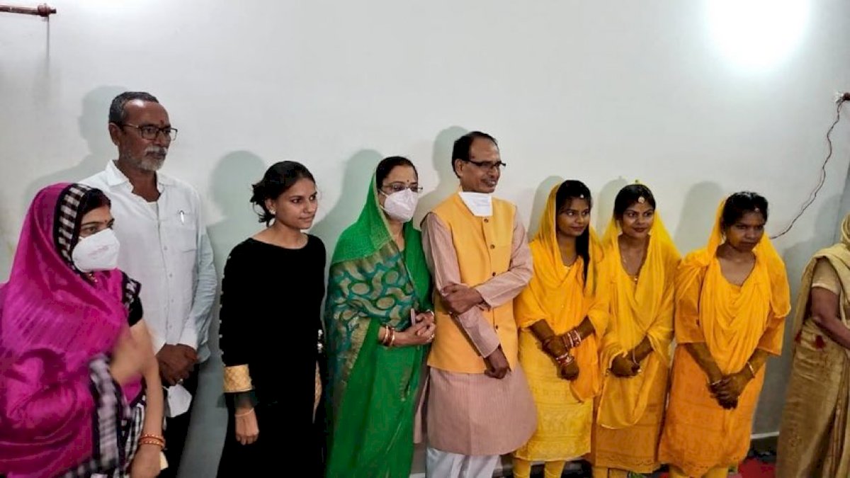 आज होगी शिवराज की तीन बेटियों की शादी, सीएम खुद करेंगे कन्यादान आज होगी शिवराज की तीन बेटियों की शादी, सीएम खुद करेंगे कन्यादान