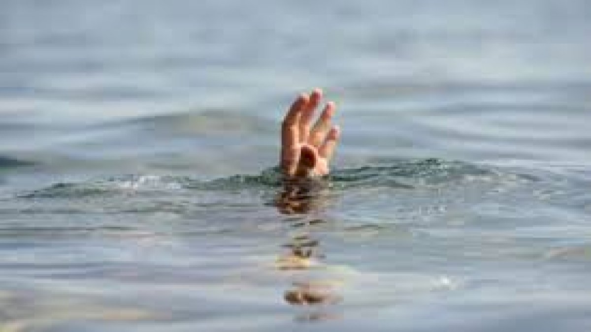 बड़वाह जंगल में चोरल नदी में डूबने से हुई दो दोस्तों की मौत, 13 दिन पहले इसी जगह पर डूबने से हुई थी पटवारी की मौत बड़वाह जंगल में चोरल नदी में डूबने से हुई दो दोस्तों की मौत, 13 दिन पहले इसी जगह पर डूबने से हुई थी पटवारी की मौत
