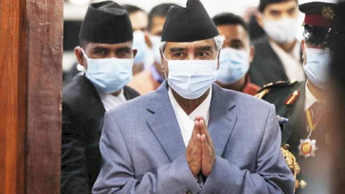 नेपाल: ओली की रणनीति हुई फेल, नए प्रधानमंत्री शेर बहादुर देउबा ने संसद में जीता विश्वास मत नेपाल: ओली की रणनीति हुई फेल, नए प्रधानमंत्री शेर बहादुर देउबा ने संसद में जीता विश्वास मत