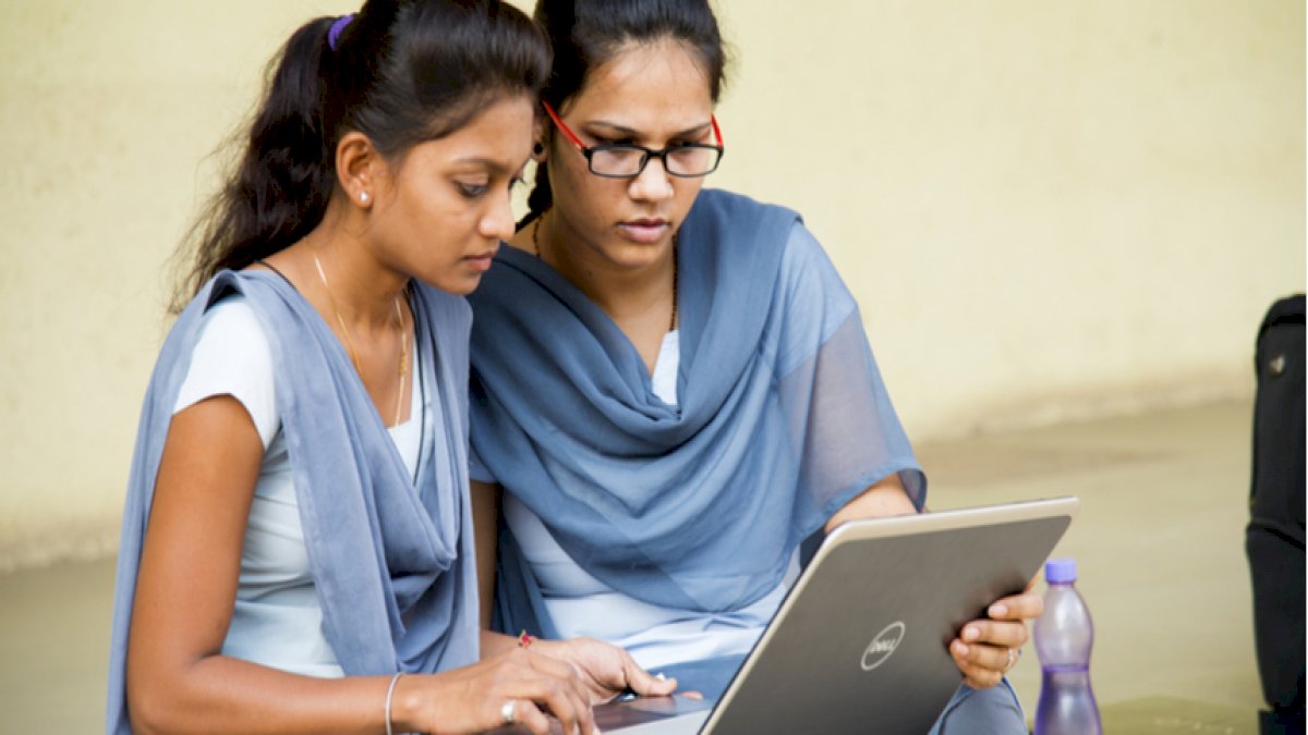 नए फ़ॉर्मूले के आधार पर बारहवीं के नतीजे घोषित, CBSE बोर्ड ने 99 फ़ीसदी छात्रों को किया पास नए फ़ॉर्मूले के आधार पर बारहवीं के नतीजे घोषित, CBSE बोर्ड ने 99 फ़ीसदी छात्रों को किया पास