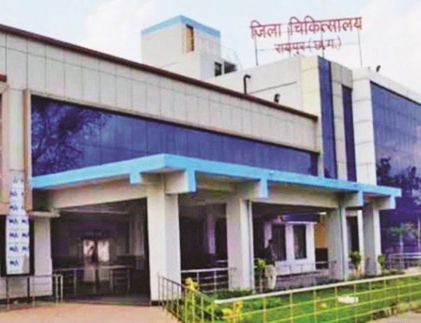 रायपुर जिला अस्पताल में ऑक्सीजन की कमी से 3 बच्चों की मौत, परिजन का दावा 7 बच्चों की लाशें देखी